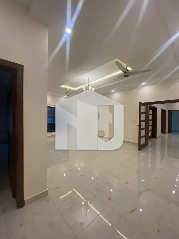Brand New Designer 8m House Available For RENT, photo 3