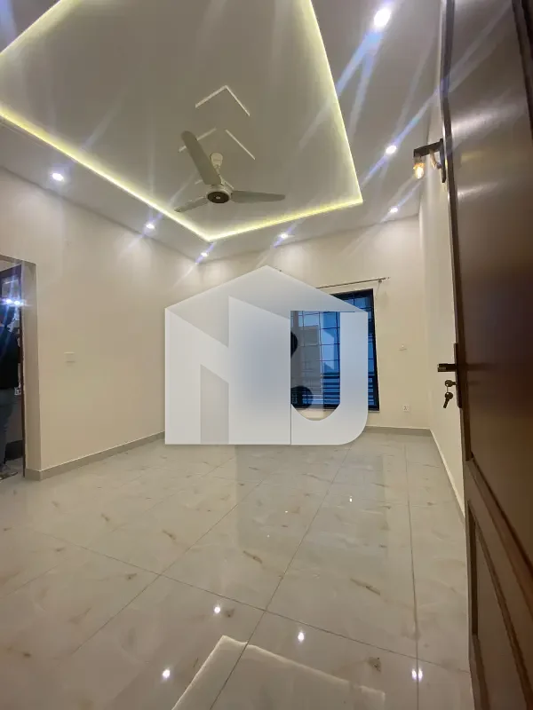 Brand New Designer 8m House Available For RENT, photo 4