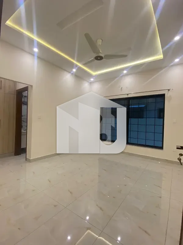 Brand New Designer 8m House Available For RENT, photo 9