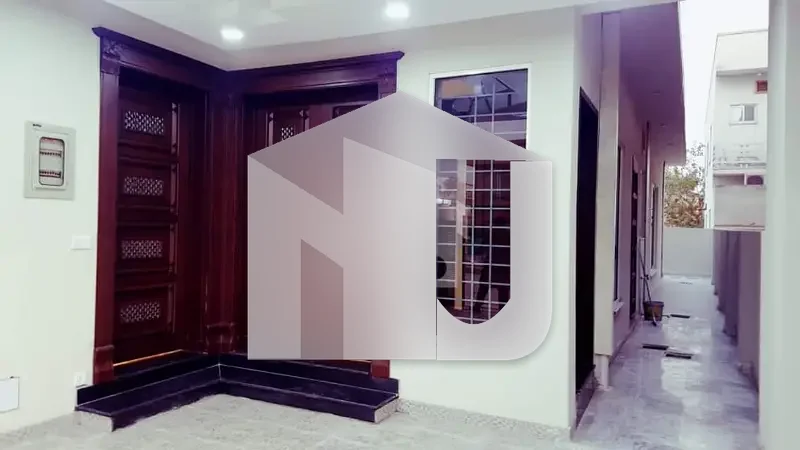 6 Bedroom Attach Washroom One Servant Room Attach Washromm 10 Marla House D 12 Islamabad, photo 2
