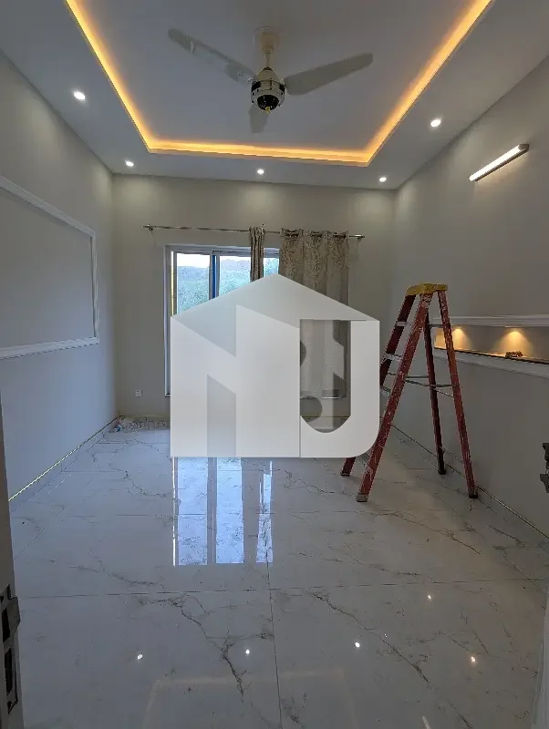Beautiful Designer Full House Available For Rent, photo 4
