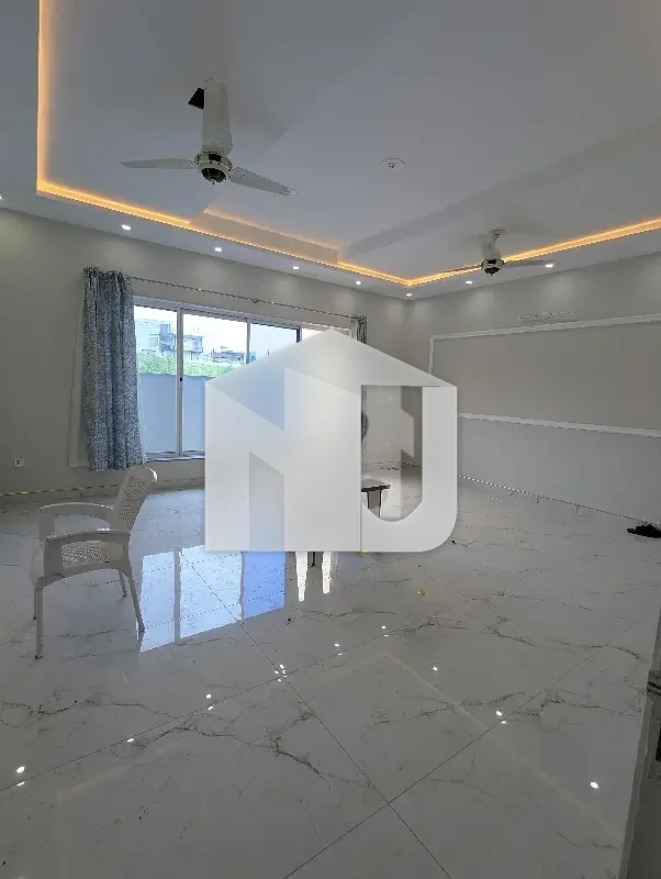 Beautiful Designer Full House Available For Rent, photo 2