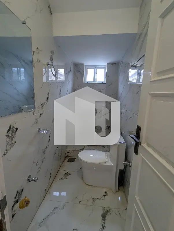 Beautiful Designer Full House Available For Rent, photo 8
