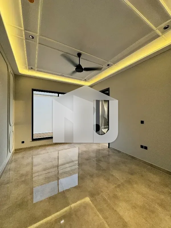 Triple Storey Top City 1 Kanal House For Rent, photo 12