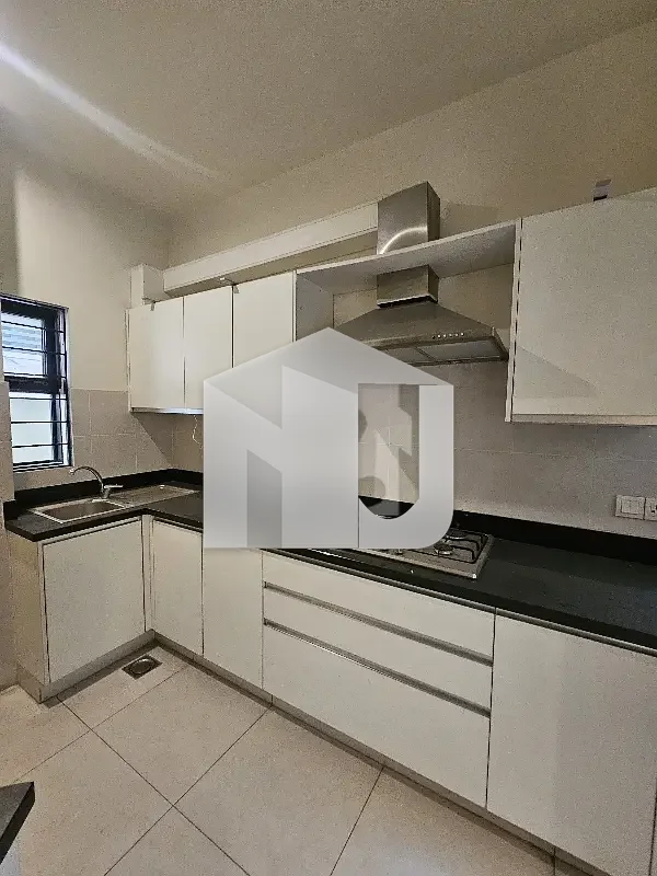 Luxury Unfurnished Full House For Rent In Prime Location., photo 12