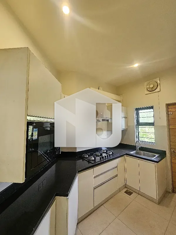 Luxury Unfurnished Full House For Rent In Prime Location., photo 9