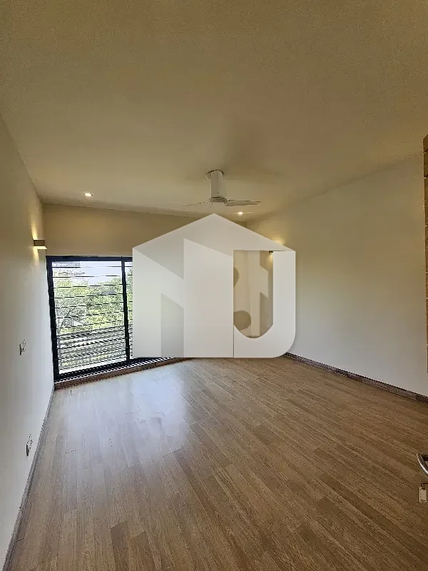 Luxury Unfurnished Full House For Rent In Prime Location., photo 3