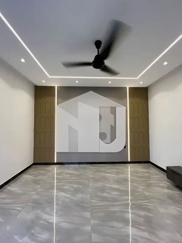 ONE KANAL BRAND NEW DESIGNER HOUSE FOR RENT IN DHA PHASE 2 ISLAMABAD, photo 10