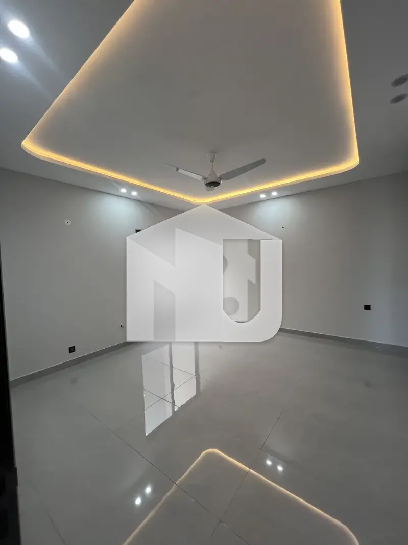 14 Marla Brand New First Entry House Near To Markaz And Family Park, photo 15