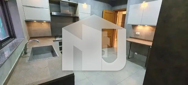 20 Marla House In E-11/3 Best Option, photo 10