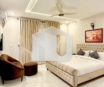 10 Marla House In Beautiful Location Of E-11 In E-11, photo 7