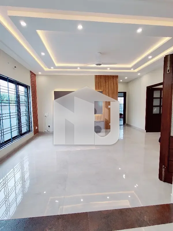10 Marla Brand New House For Rent Dha Phase 5 Rent 180000, photo 5
