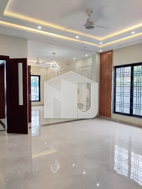 10 Marla Brand New House For Rent Dha Phase 5 Rent 180000, photo 4