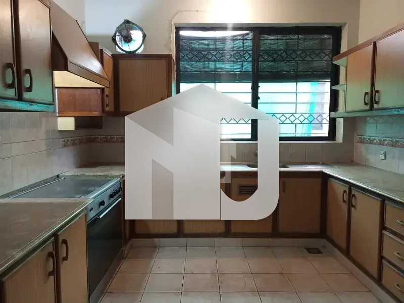 F10/4 Size 600 Full House 5 beds Rent 425000 Not Real Pic, photo 17