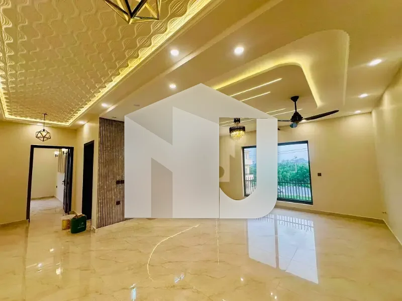 Independent seperate House Luxurious Spacious Designer Double Story Available for Rent : BEST Location walking Distance Islamabd Express Highway, photo 2