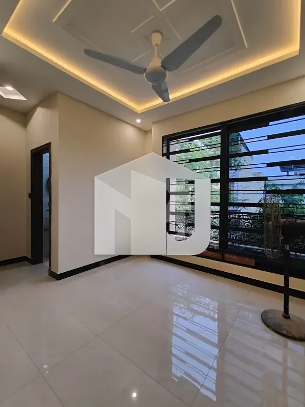 8 Marla House Ideally Situated In Faisal Town - F-18, photo 10