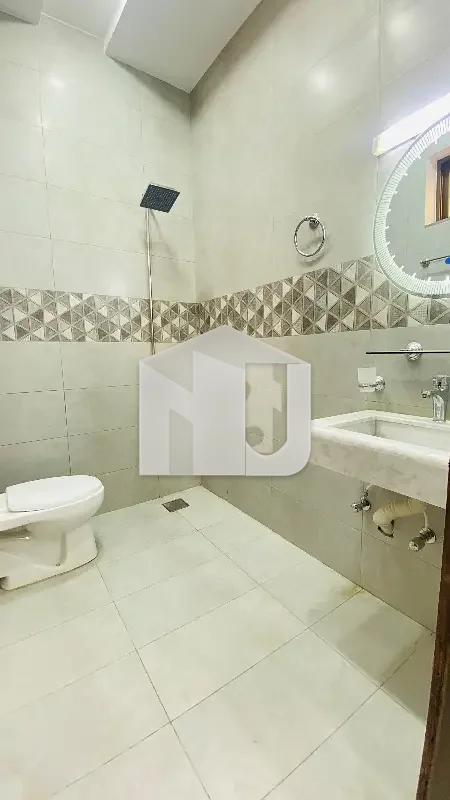 5 Marla House Available For Rent, photo 10