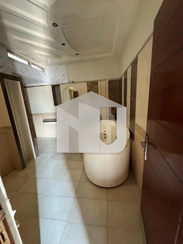 Triple Storey Designer House With Swimming Pool And Additional Land Lawn On Rent, photo 5