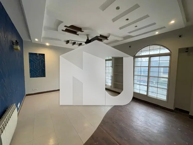 Triple Storey Designer House With Swimming Pool And Additional Land Lawn On Rent, photo 8
