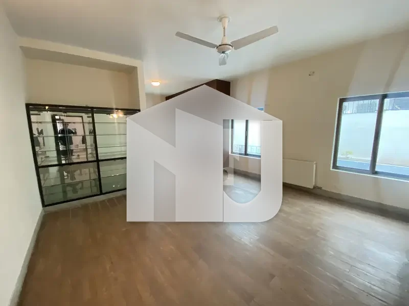Brand New Luxurious House For Rent On Most Prime Location, photo 13