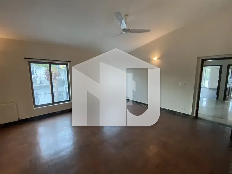 Brand New Luxurious House For Rent On Most Prime Location, photo 11