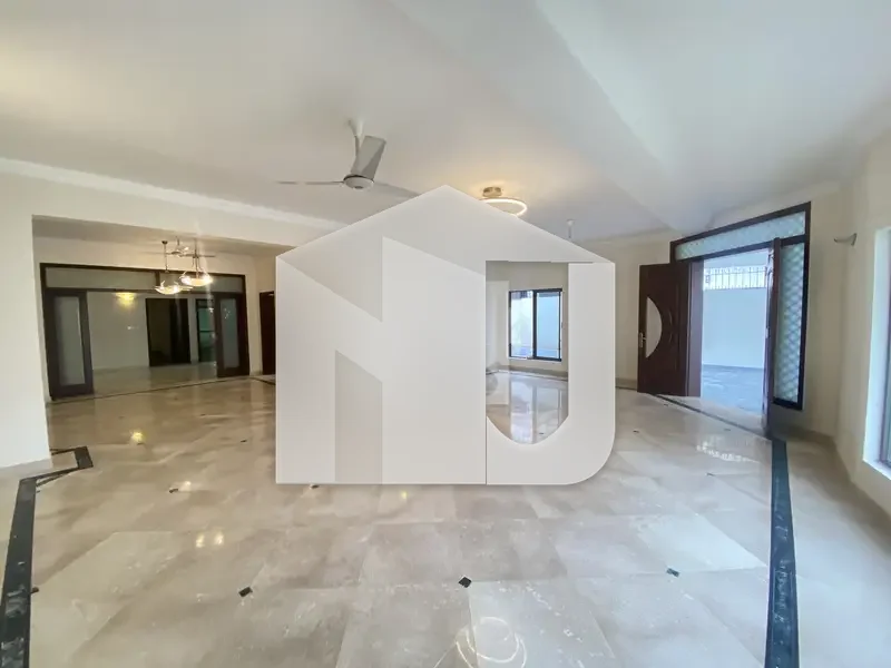 Brand New Luxurious House For Rent On Most Prime Location, photo 2