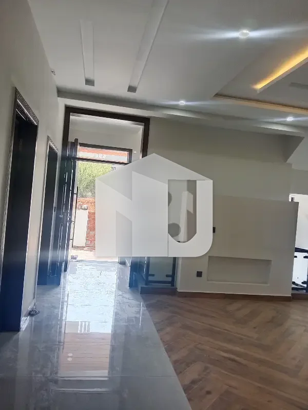 In D12 Brand New 10 Marla Triple Storey Luxury Designer House For Rent, photo 19