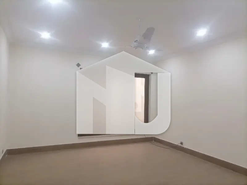 700 Square Yards House In F-7 Is Available For Rent, photo 10