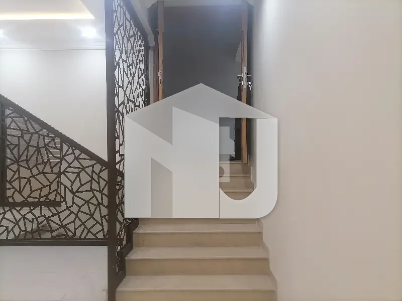 700 Square Yards House In F-7 Is Available For Rent, photo 14