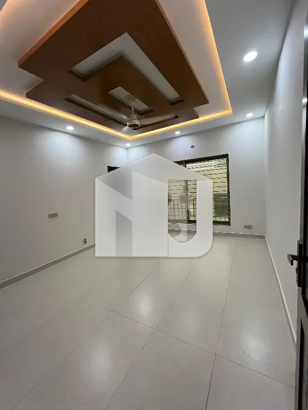 Beautiful House For Rent In Main Ibn-E-Sina Road, photo 4