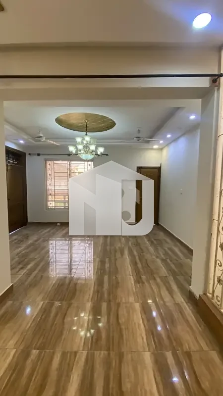 10 Marla Full House Available For Rent In Pwd Block C, photo 4
