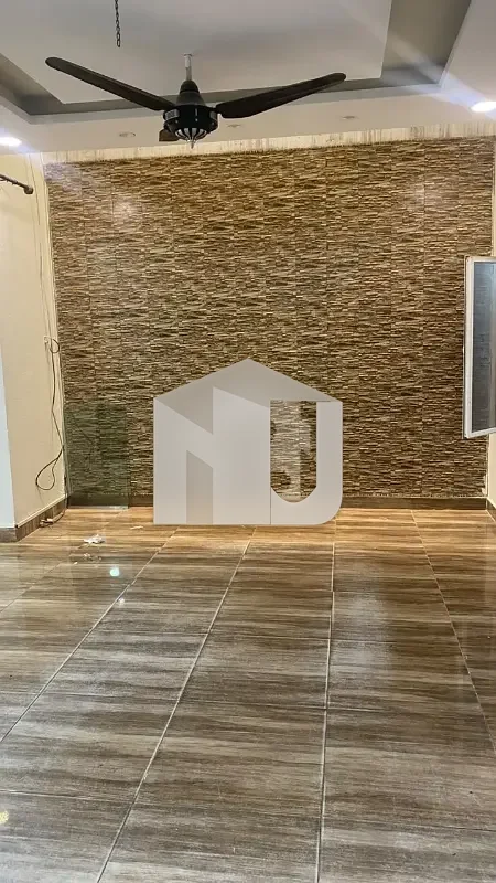 10 Marla Full House Available For Rent In Pwd Block C, photo 5