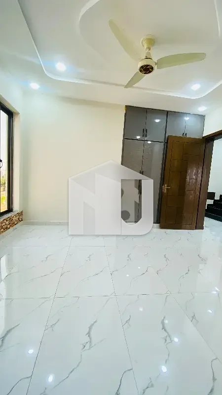 DHA Phase 5 Islamabad  For Rent 6marla Brand New House, photo 9