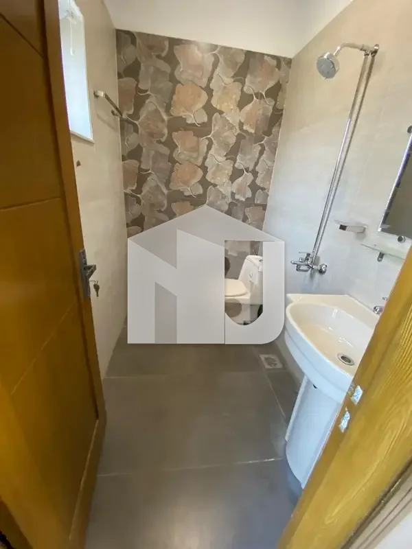 House For Rent 6 Marla 2 Portion Ground & Basement, photo 6