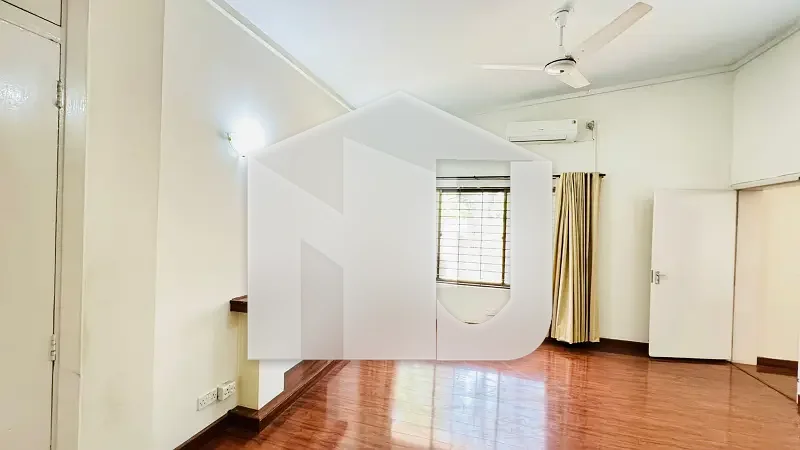House For Rent 566 Square Yard, photo 6