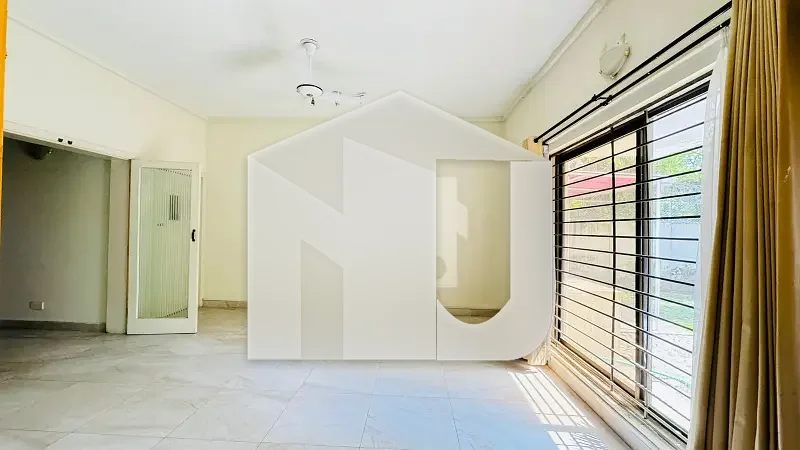 House For Rent 566 Square Yard, photo 14