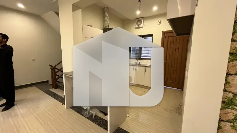 10 Marla House for Rent in Sector A, photo 18