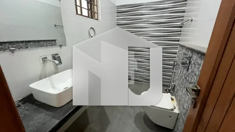 10 Marla House for Rent in Sector A, photo 20