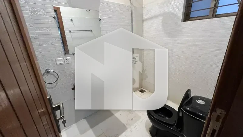 10 Marla House for Rent in Sector A, photo 16