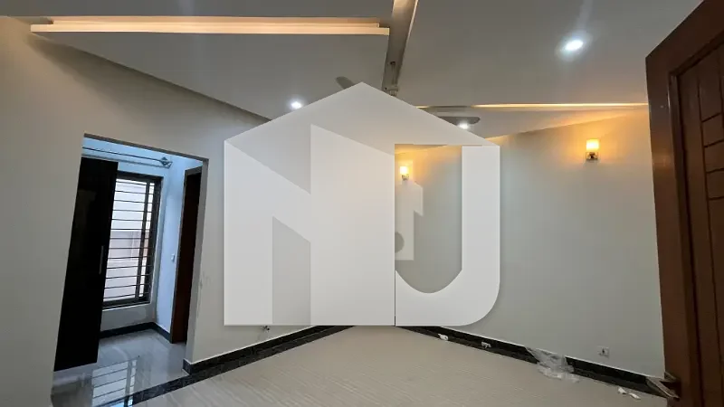 10 Marla House for Rent in Sector A, photo 12