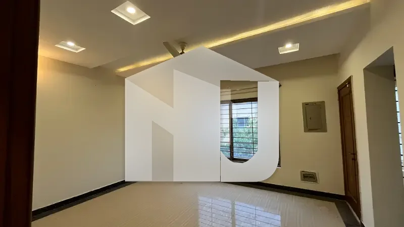 10 Marla House for Rent in Sector A, photo 25