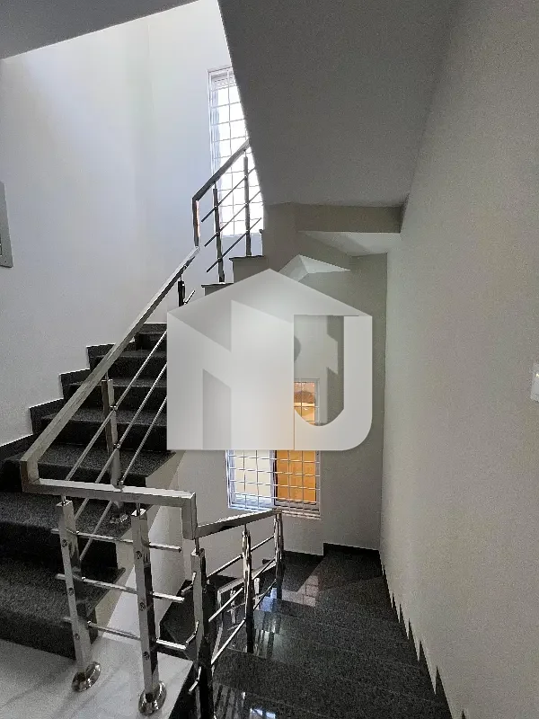 D12/1 8 Marla Brand New Full House 5 Bedroom, photo 4