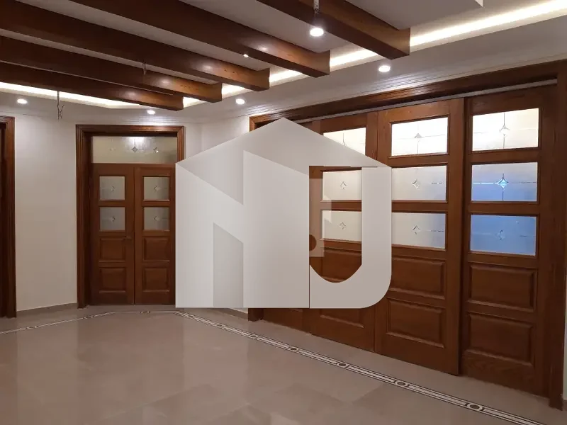 F-10 Triple Story House 2 Kanal Excellent Modern Beautiful House For Rent Proper 12 Bedrooms, 12 Attached Bathrooms 3 Drawing Rooms, 2 Dinning Rooms, 2 TV Lounges, 3 Open American Kitchens, 3 Dirty Kitchens, photo 16