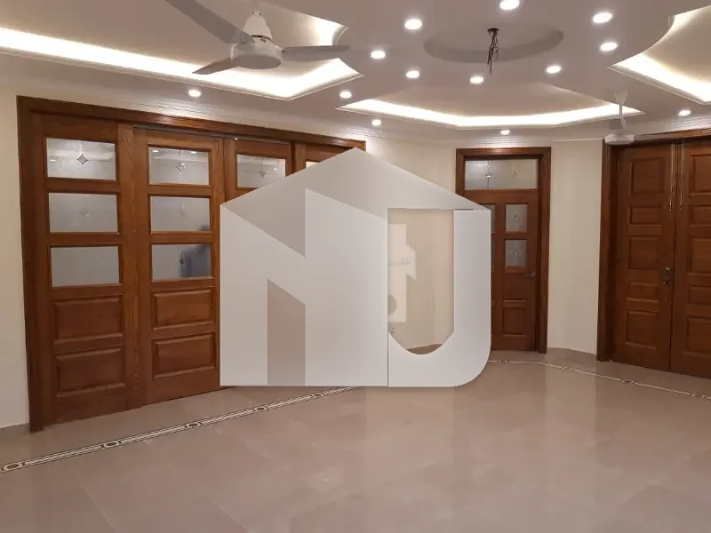 F-10 Triple Story House 2 Kanal Excellent Modern Beautiful House For Rent Proper 12 Bedrooms, 12 Attached Bathrooms 3 Drawing Rooms, 2 Dinning Rooms, 2 TV Lounges, 3 Open American Kitchens, 3 Dirty Kitchens, photo 18