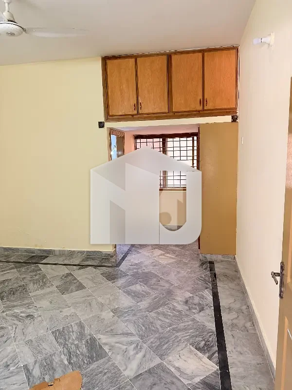 7 Marla Corner House, photo 2
