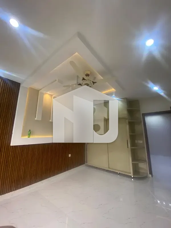 10 Marla House Available For Rent In Topcity-1, photo 3