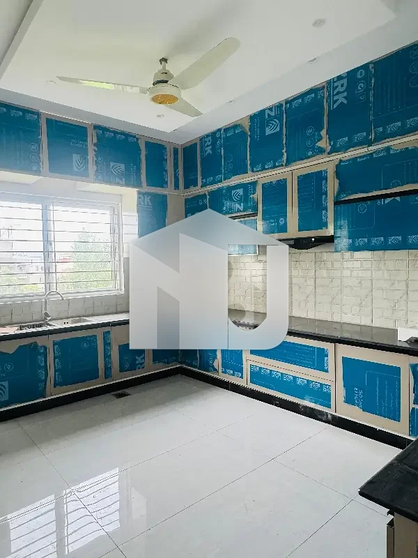1 Kanal Basement Plus First Floor Available For Rent, photo 14