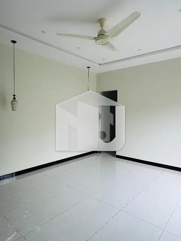 1 Kanal Basement Plus First Floor Available For Rent, photo 6