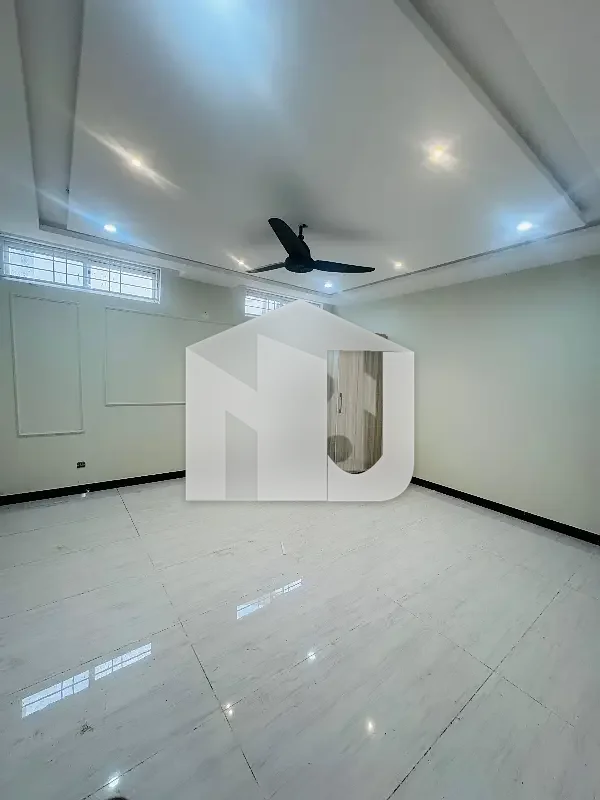 1 Kanal Basement Plus First Floor Available For Rent, photo 4