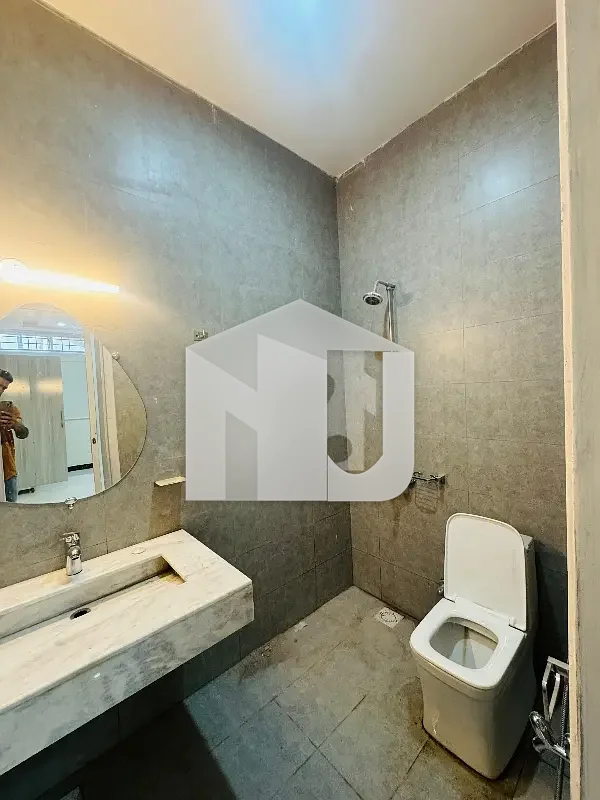 1 Kanal Basement Plus First Floor Available For Rent, photo 5